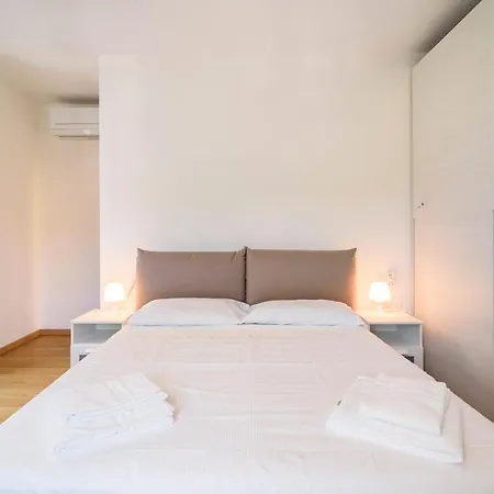 Apartment Historical Center - Free Parking And Private Terrace Como