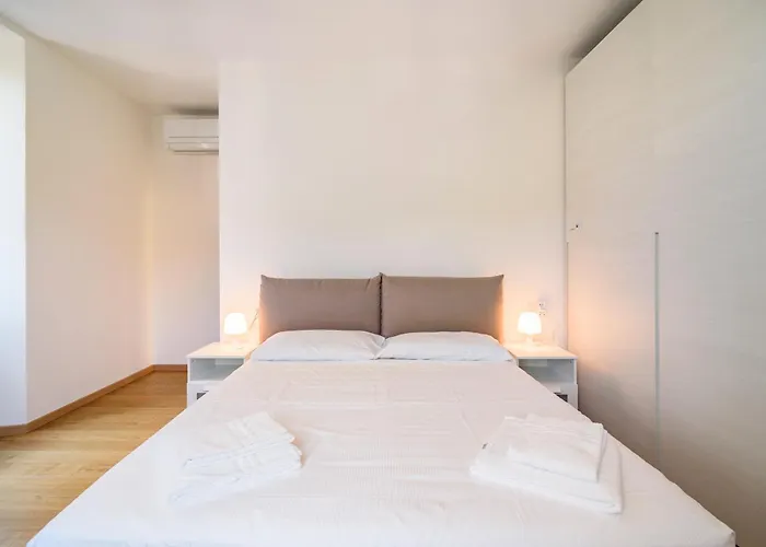 Apartman Historical Center - Free Parking And Private Terrace Como