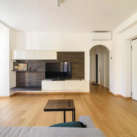 Apartment Historical Center - Free Parking And Private Terrace Como